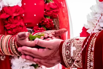 திருமணத்திற்கு புல்டோசரில் கெத்தாக வந்த மணமகன் ; அபராதம் விதித்த பொலிஸார்!