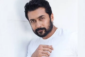 ஸ்லாட் அண்ட் பேப்பர் லுக்கில் மாறிய சூர்யா.. மனைவியுடன் எடுத்துக்கொண்ட லேட்டஸ்ட் புகைப்படம்