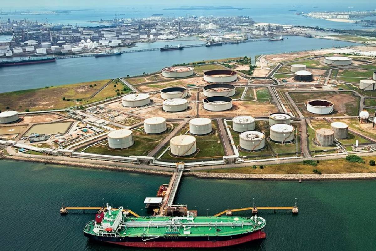 போருக்கு நடுவே... ஈரானுக்கு மிகப்பெரிய பொருளாதார உதவிக்கு வாய்ப்பளித்த ட்ரம்ப் | Trump Unlocks Precious Iranian Oil