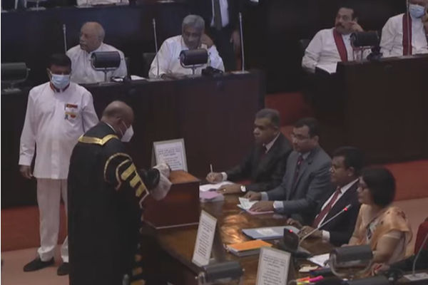 சபாநாயகருடன் வாக்குப்பதிவு ஆரம்பமானது | Voting Started With The Speaker