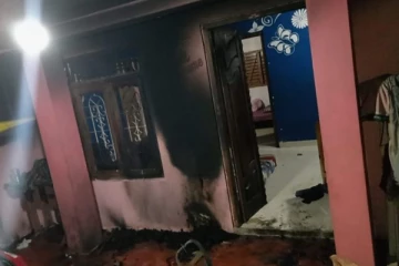 யாழில் வீட்டில் நின்ற வாகனங்களுக்கு தீ வைப்பு; வெளியான பின்னனி