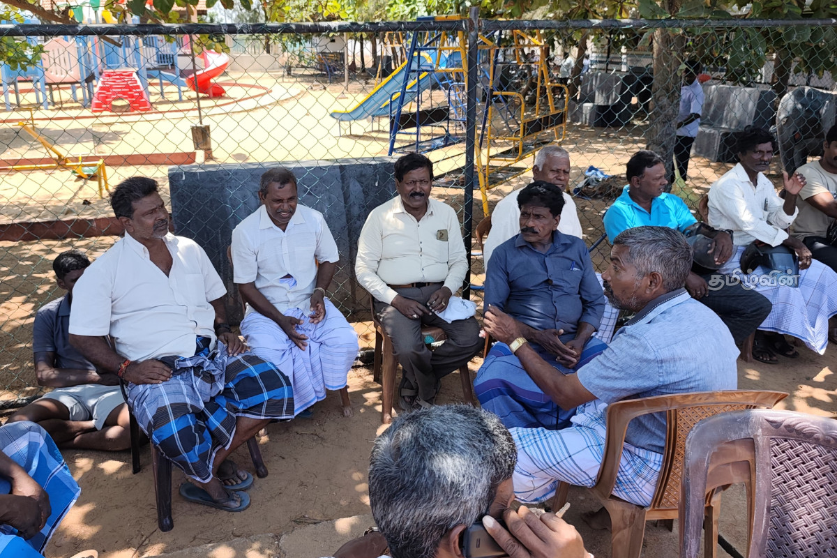 சட்டவிரோத கடற்றொழில்களுக்கு எதிராக தொடர் கவனயீர்ப்பில் ஈடுபட்டுள்ள முல்லைத்தீவு கடற்றொழிலாளர்கள் | Mullai Fishermen Raise Against Illegal Fishing