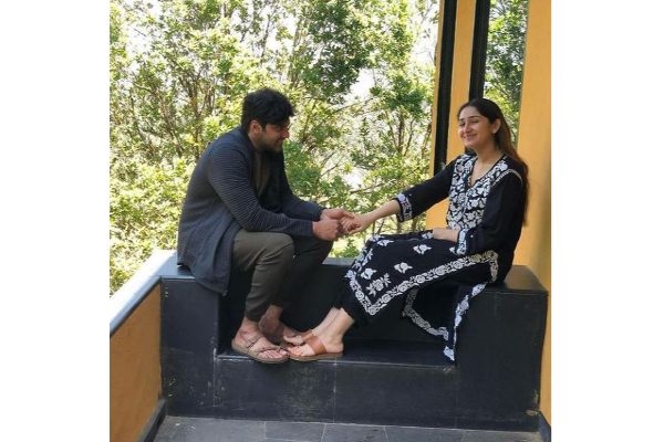 ஆர்யா தனது மனைவி சயீஷாவுடன் எடுத்துக்கொண்ட கியூட் புகைப்படம்- இதுவரை பார்க்காத ஒன்று | Arya Sayyeesha New Unseen Pic