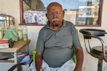 86 வயதிலும் உழைப்பு - அரசு பள்ளிக்கு 1.81 கோடியை அள்ளித்தந்த அப்பள வியாபாரி!