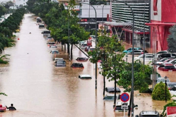 வெள்ளத்தில் தத்தளிக்கும் வியட்நாம் ; உயிரிழந்தவர்களின் எண்ணிக்கை தொடர்ந்து அதிகரிப்பு