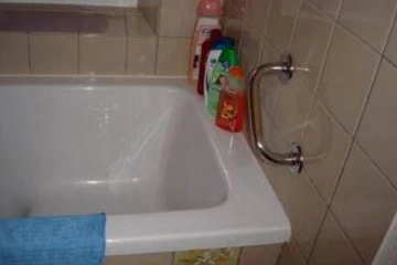 சுவிஸ் இளம் பெண் குளியல் தொட்டியில் பரிதாப மரணம்: எச்சரிக்கை செய்தி