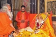அயோத்தி ராமர் கோவில் தலைமை பூசாரி உடலில் கல்லை கட்டி ஆற்றில் வீச்சு - என்ன காரணம்?