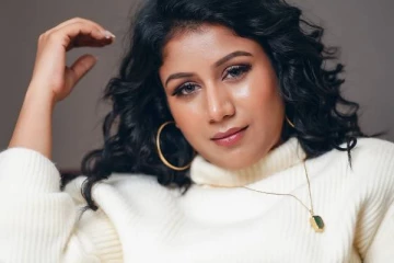 கணவர் தூங்கும் போது அதை செஞ்சிட்டு போவேன்!! மேடையில் நடிகை ஆலியா மானசா கூறிய உண்மை..