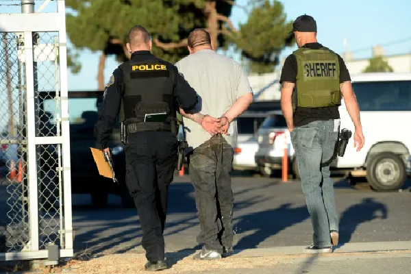 அமெரிக்காவில் கைதாகும் கனடியர்கள் எண்ணிக்கை அதிகரிப்பு | Expert Warns Canadians About Us Travel Risks அமெரிக்காவில் கைதாகும் கனடியர்கள் எண்ணிக்கை அதிகரிப்பு | Expert Warns Canadians About Us Travel Risks