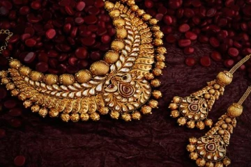 தங்க விலையில் திடீர் மாற்றம் : நகை வாங்க காத்திருப்போருக்கு தகவல்