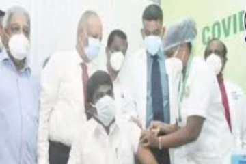 இன்று கொரோனா தடுப்பூசி போட்டுக் கொண்டார் அமைச்சர் விஜயபாஸ்கர்