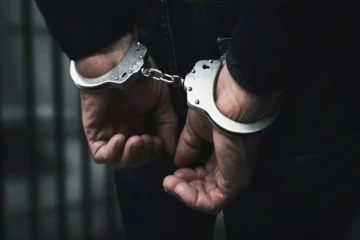 வடக்கு, கிழக்கில் 59 பேர் அதிரடி கைது ; சட்டவிரோத செயல் அம்பலம்