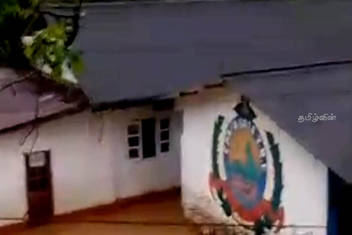 திடீர் வெள்ளத்தால் லிந்துலை பாடசாலைக்கு விடுமுறை - மாணவர்களுக்கு விடுக்கப்பட்ட அறிவுறுத்தல் | Holiday Declared For Lihindula School Due Flood திடீர் வெள்ளத்தால் லிந்துலை பாடசாலைக்கு விடுமுறை - மாணவர்களுக்கு விடுக்கப்பட்ட அறிவுறுத்தல் | Holiday Declared For Lihindula School Due Flood