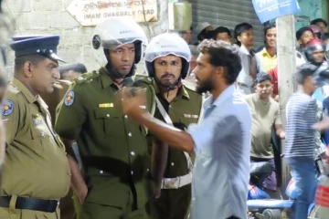 அம்பாறை எரிபொருள் நிரப்பு நிலையத்தில் திடீரென ஏற்பட்ட குழப்ப நிலை!