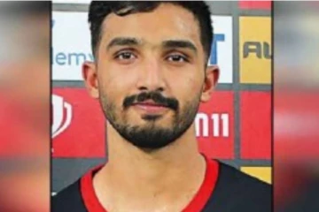 பெங்களூர் அணியின் தொடக்க வீரருக்கு கொரோனா தொற்று உறுதி