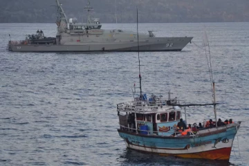 அவுஸ்திரேலியா செல்ல முற்பட்ட 54 பேர் கைது