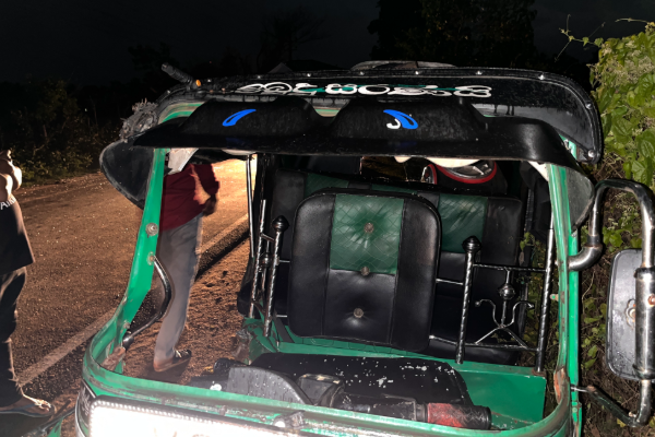 வவுனியாவில் பெண்கள் உள்ளிட்ட குழுவிற்கு நள்ளிரவில் நடந்த அசம்பாவிதம் ; விசாரணைகள் தீவிரம் | 7 Persons Faced Major Accident In Vavuniya