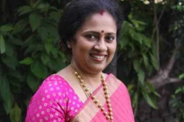 நடிகை லட்சுமி ராமகிருஷ்ணனா இது?- 37 வருடத்திற்கு முன் அடையாளம் தெரியாமல் எப்படி இருக்கிறார் பாருங்க