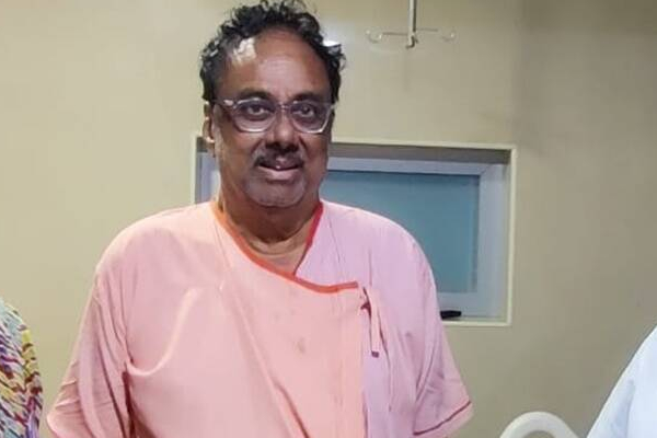 வீடு திரும்பினார் ஈவிகேஎஸ் இளங்கோவன் : மகிழ்ச்சியில் குடும்பத்தினர் | Evks Elangovan Returned Home From Hospital வீடு திரும்பினார் ஈவிகேஎஸ் இளங்கோவன் : மகிழ்ச்சியில் குடும்பத்தினர் | Evks Elangovan Returned Home From Hospital