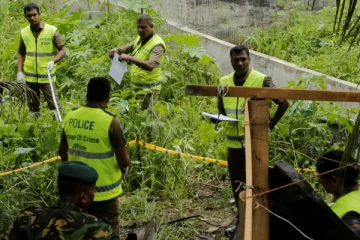 அச்சுவேலியில் விசேட அதிரடி படையினரால் மீட்கப்பட்ட கூரிய ஆயுதங்கள்..!