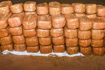 தமிழர் பகுதியில் கைப்பற்றப்பட்ட பல மில்லியன் பெறுமதியான ஆபத்தான பொருட்கள்