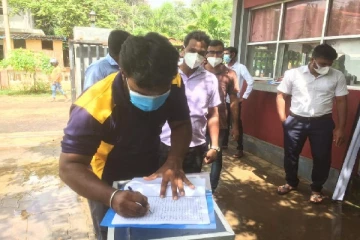 ஒரு இலட்சத்துக்கும் அதிக சம்பளம் பெறும் அரச ஊழியர்கள்
