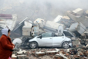 உலக நாடுகளை சோகத்தில் ஆழ்த்திய துருக்கி நிலநடுக்கம்! தோண்ட தோண்ட குவியும் பிணங்கள்