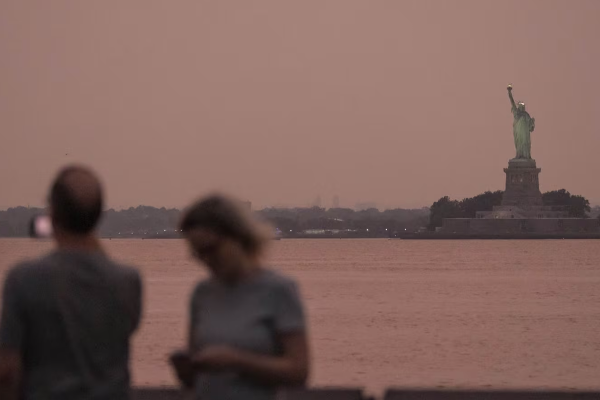 கனடாவின் மீது புதிய குற்றச்சாட்டை சுமத்தும் அமெரிக்கா | Canada Wildfires Choke Us With Smoke Us Demand