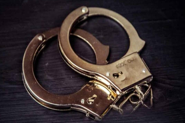 கிளிநொச்சியில் 13 வர்த்தகர்கள் அதிரடியாக கைது | 13 Traders Arrested In Kilinochchi