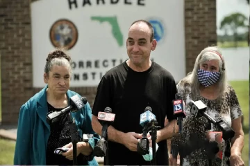 அமெரிக்காவில் செய்யாத குற்றத்திற்காக 37 ஆண்டுகள் சிறைத்தண்டனை