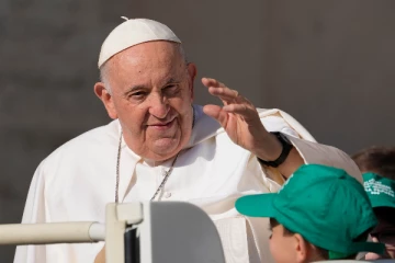 අතිඋතුම් ෆ්‍රැන්සිස් පාප් වහන්සේ රෝහල්ගත කෙරේ..!