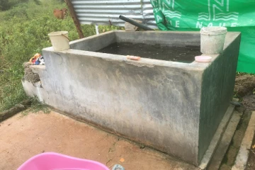 தண்ணீர் தொட்டியில் விழுந்து சிறுமி பரிதாபமாக பலி (Photos)