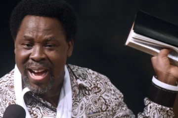 உலகப் புகழ்பெற்ற மறைந்த மதபோதகர் மீது பாலிய குற்றச்சாட்டு