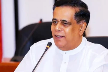 அடித்தாலும், விரட்டினாலும் போக மாட்டோம்! விடாப்பிடியாக இருக்கும் நிமல் சிறிபால டி சில்வா