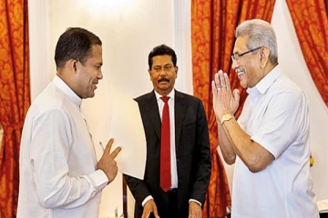 பதவிப்பிரமாணத்தின்போது கோட்டா கோ ஹோம் என்று சொன்னீர்களா...! ஹரினிடம் கேள்வி