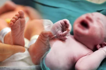 இறந்து பிறந்த குழந்தை மயானத்தில் கண்விழித்து அழுததால் பரபரப்பு!