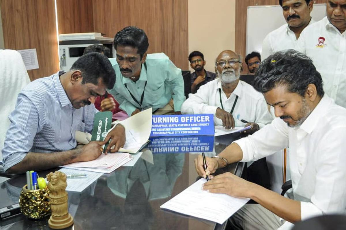 திருச்சி கிழக்கில் விரைவில் இடைத்தேர்தல்.., வாக்குச்சாவடிகளில் ஆட்சியர் நேரில் ஆய்வு | Tiruchirappalli East Constituency By Election திருச்சி கிழக்கில் விரைவில் இடைத்தேர்தல்.., வாக்குச்சாவடிகளில் ஆட்சியர் நேரில் ஆய்வு | Tiruchirappalli East Constituency By Election