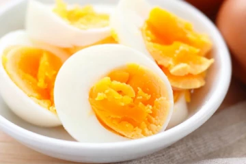 முட்டையின் மஞ்சள் கரு; அதிகம் சாப்பிடுறீங்களா? என்னவாகும் தெரியுமா!