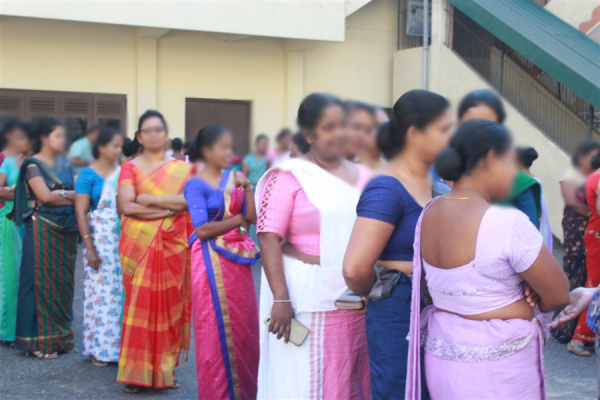 சட்டவிரோத பண சேகரிப்பில் ஈடுபட்ட அதிபரும் அபிவிருத்தி சங்கமும்! | Sri Lanka Teachers Union Governmen Education Leave