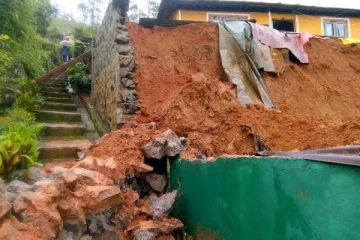 சீரற்ற காலநிலையால் அல்லல்படும் மலையக மக்கள்; கண்டுகொள்வார்களா அதிகாரிகள்!