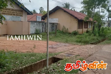 முல்லைத்தீவில் பாதசாரிகளுக்கு இடையூறாக அமையும் வீதியின் சீராக்காத பகுதி