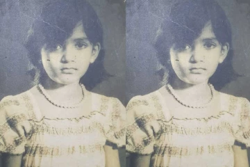 இந்த புகைப்படத்தில் இருக்கும் பிரபல நடிகை யார் தெரியுமா.. அட இவங்களா