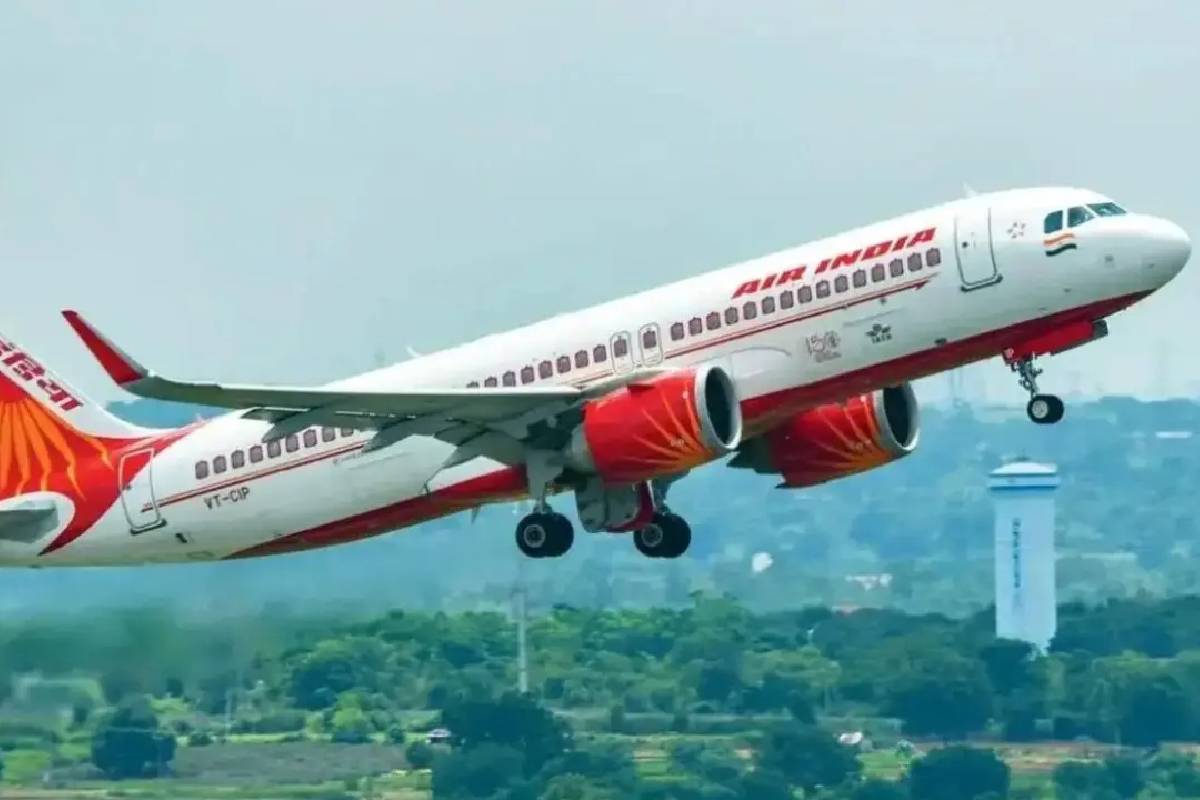 ஜேர்மனியிலிருந்து டெல்லி வந்த விமானத்திற்கு கடத்தல் எச்சரிக்கை; ஜெய்ப்பூரில் அவசர தரையிறக்கம் | Air India Frankfurt Delhi Flight Sent Hijack Alert