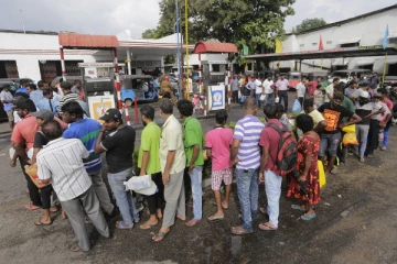 யாழில் எரிபொருள் நிரப்பு நிலையங்கள் சுற்றிவளைப்பு