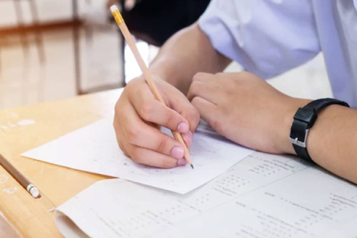 ஏற்கனவே அறிவிக்கப்பட்ட பரீட்சை அட்டவணைகள் குறித்து வெளியான தகவல் | Will Exams Postponed Official Information Released