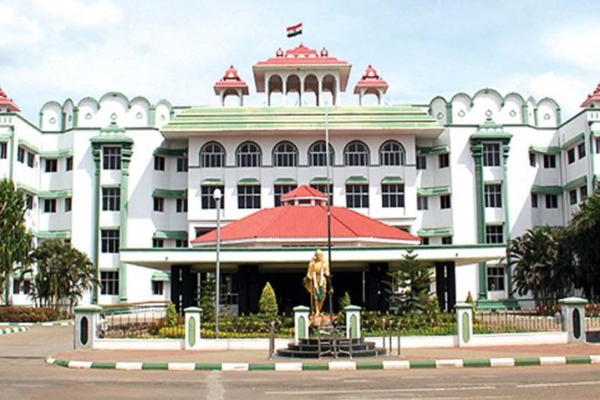கரூர் தவெக கூட்ட நெரிசல் உயிரிழப்பு - அரசுக்கு நீதிமன்றம் சரமாரி கேள்வி | Madurai Highcourt Questions On Karur Stampede Case