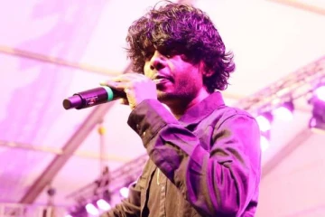 தனது நீண்டநாள் காதலியை திருமணம் செய்துகொண்ட பிரபல ராப் பாடகர் வேடன்... போட்டோ இதோ