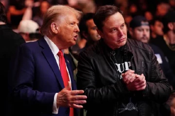 ட்ரம்பின் மிரட்டல்... ஒரே நாளில் 12 பில்லியன் டொலர்களை இழந்த எலோன் மஸ்க்