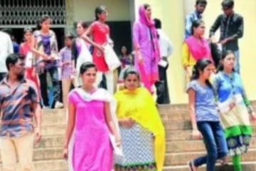 தமிழகத்தில் நாளை முதல் நேரடி வகுப்புகள் ரத்து செய்யப்படுகறது