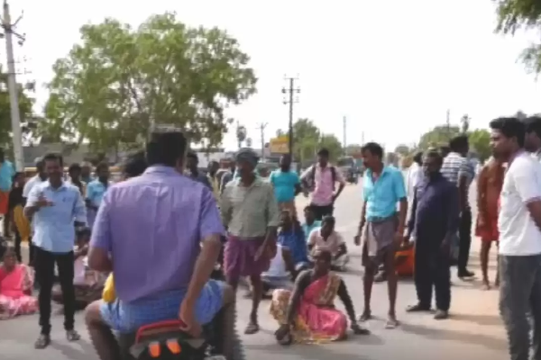 நெல்லையில் இளைஞர் வெட்டிக்கொலை - உறவினர்கள் சாலை மறியல் - தமிழ்நாடு